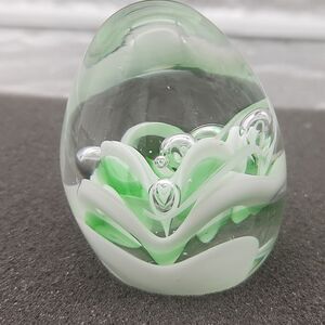 Paperweight St Clair Green & White Ribbon Art Glass Egg Control Bubbles 2"x2.75"